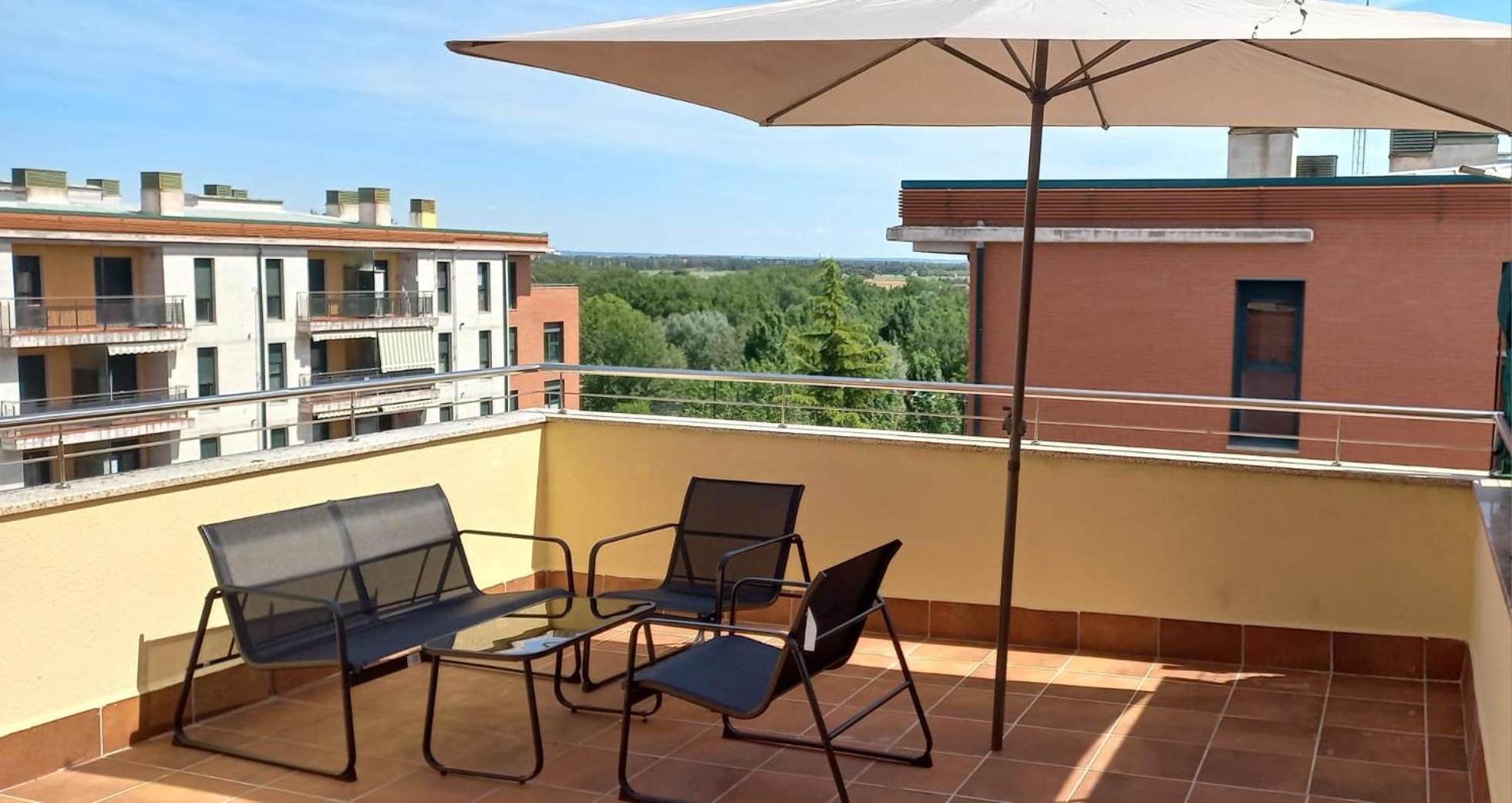 Apartamento Con 2 Dormitorios, Garaje Y Terraza Junto A Valladolid Exterior foto