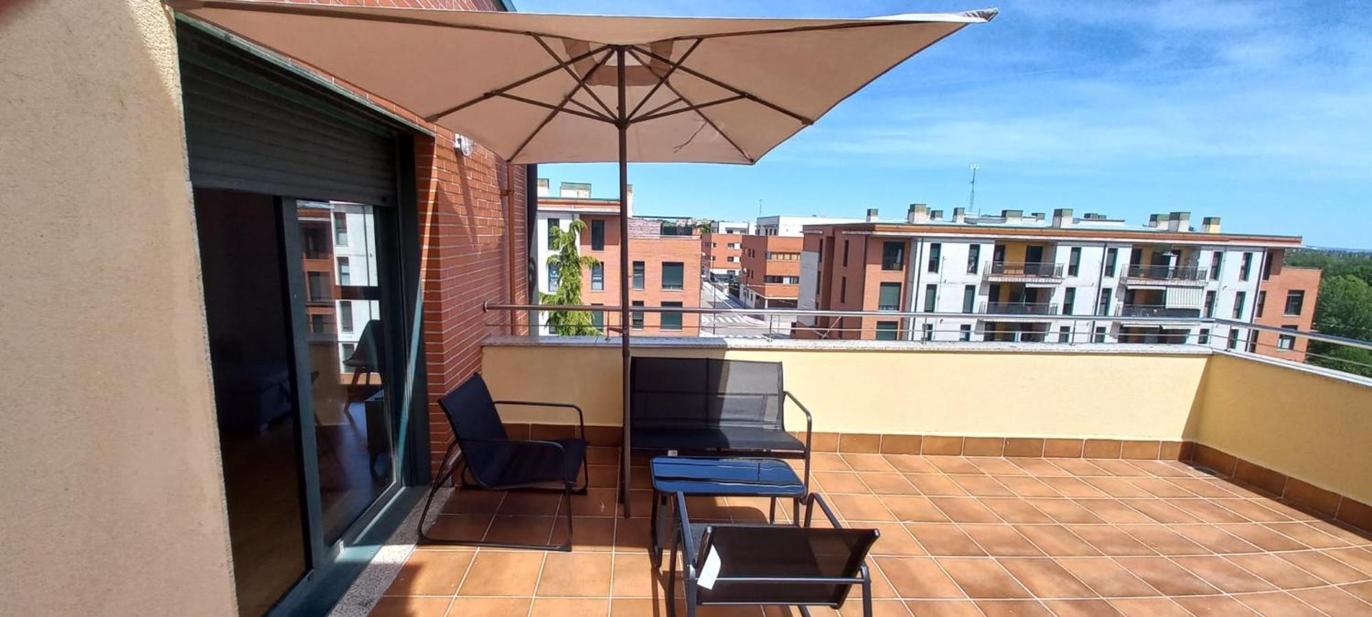 Apartamento Con 2 Dormitorios, Garaje Y Terraza Junto A Valladolid Exterior foto